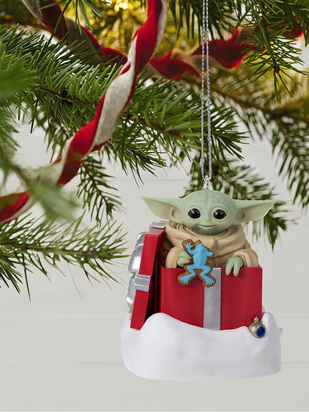 Hallmark Keepsake Christmas Ornament Star Wars: The Mandalorian Grogu NEW!